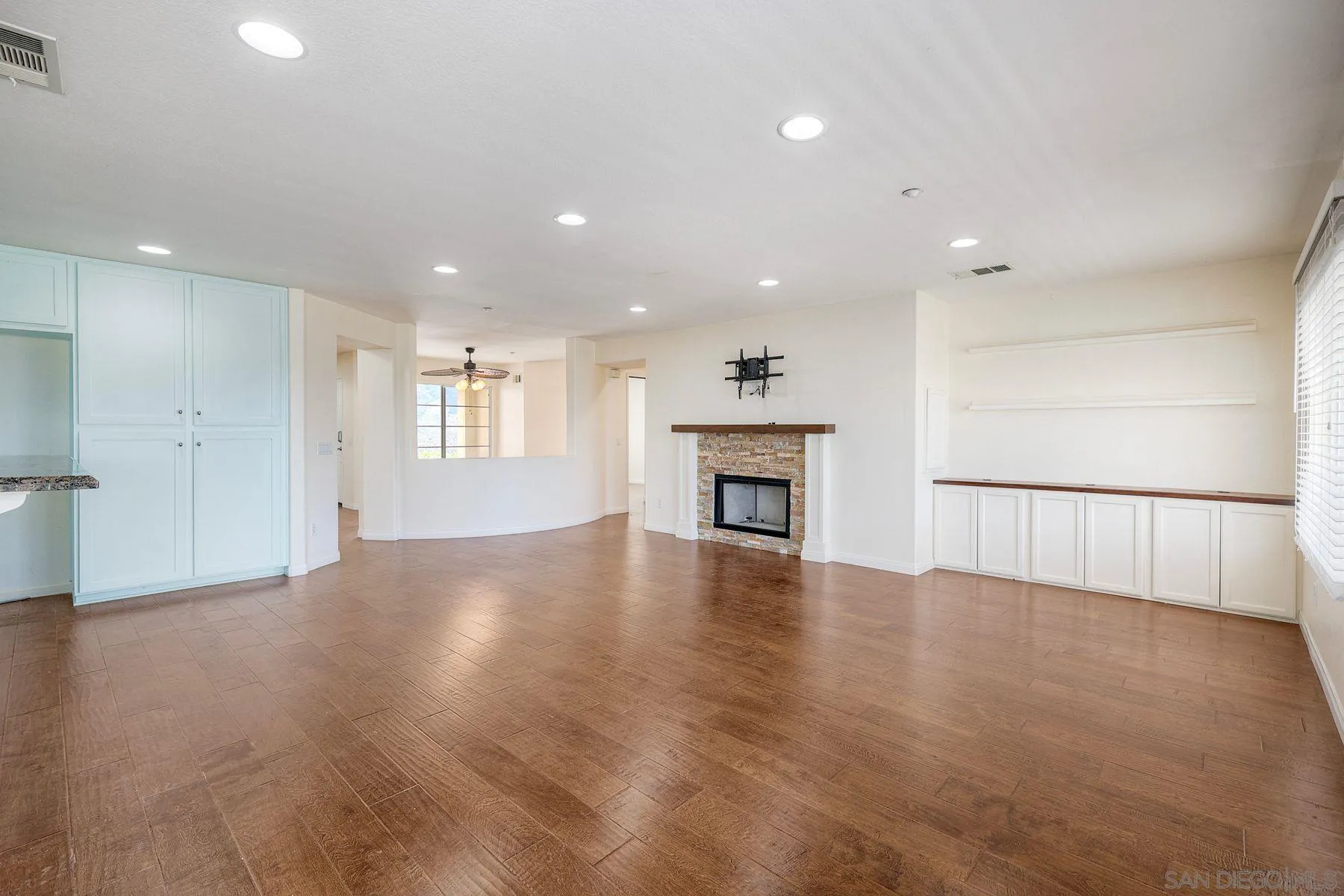 10160 Challenger Circle Spring Valley, CA 91978 - Photo 12 of 41