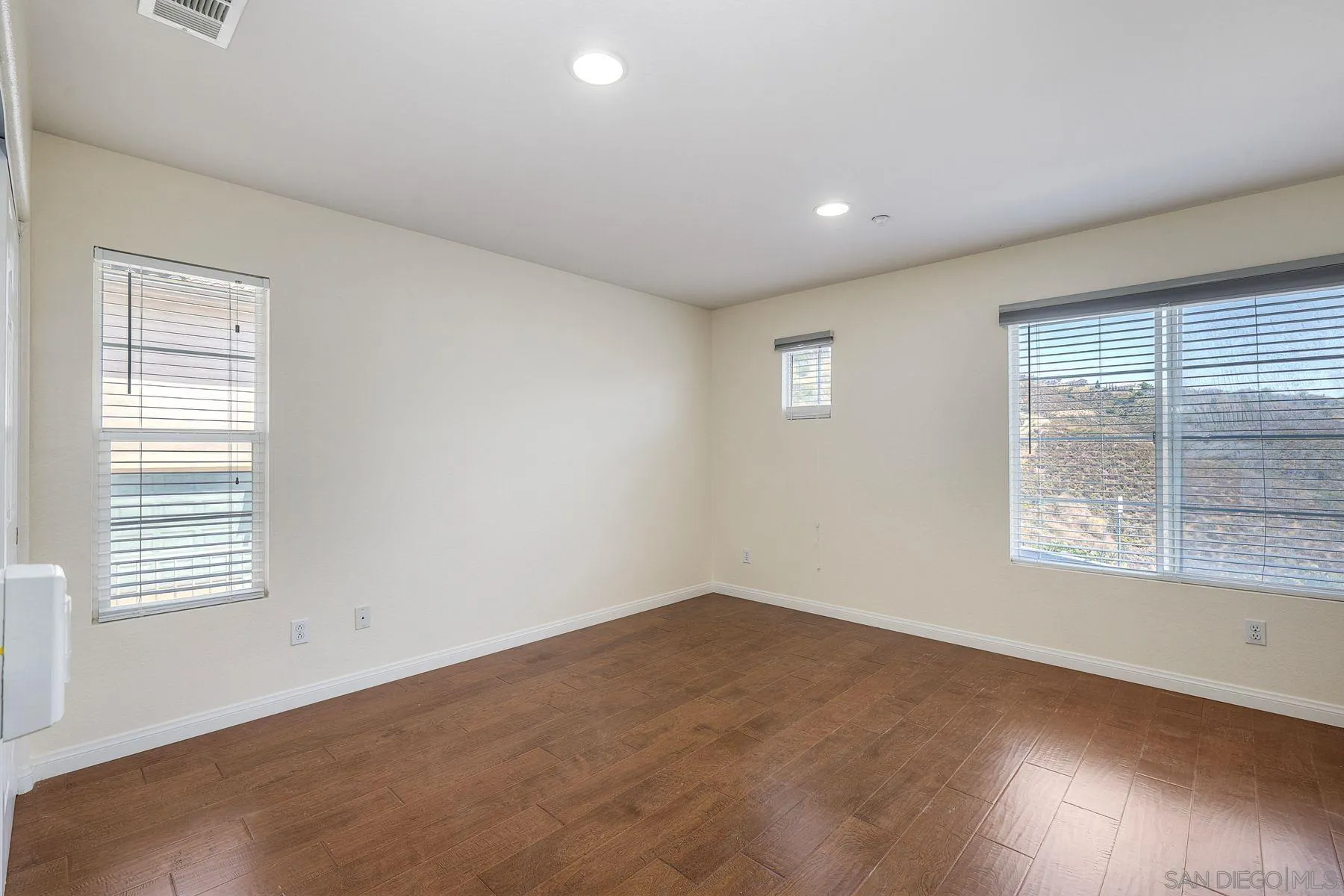 10160 Challenger Circle Spring Valley, CA 91978 - Photo 21 of 41