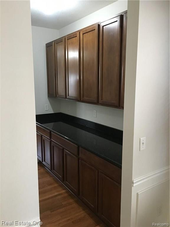 27474 Cromwell Road Novi, MI 48374 - Photo 20 of 49