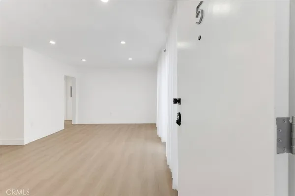 $3,385 | 6300 Orange Street, Unit 5, Los Angeles, CA 90048