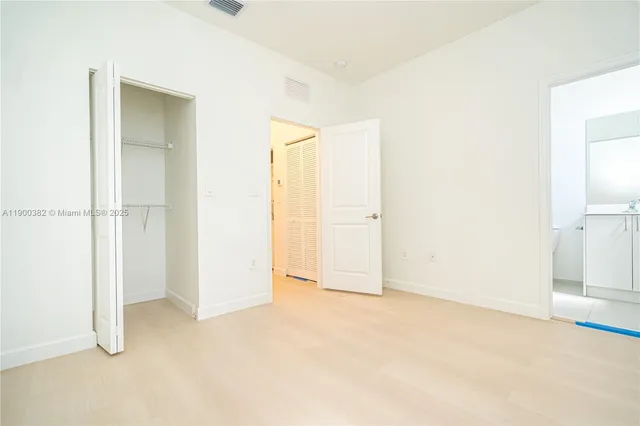 an empty room with a empty space