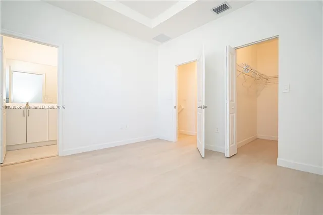 a view of backyard with garden