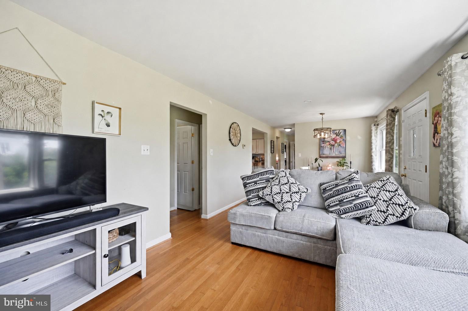 16139 Sheads Mountain Road Rixeyville, VA 22737 - Photo 3 of 33 Living Room