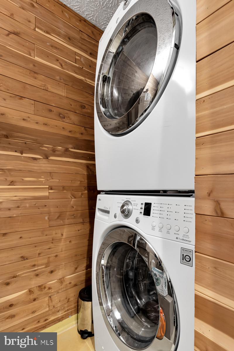 1119 Harvard Street Northwest, Unit R Washington, DC 20009 - Photo 15 of 16 Washer/Dryer Second Level