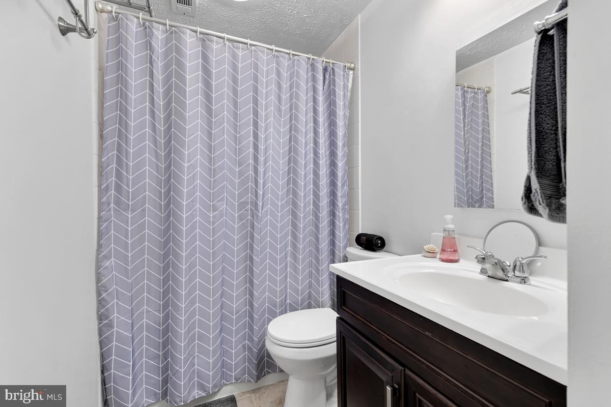 1119 Harvard Street Northwest, Unit R Washington, DC 20009 - Photo 9 of 16 Primary Bath