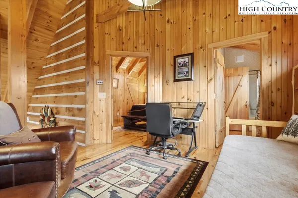 $895,000 | 130 Hawkbill Road, Ferguson, NC 28624