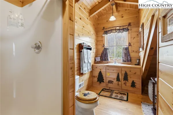 $895,000 | 130 Hawkbill Road, Ferguson, NC 28624