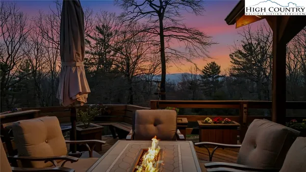 $895,000 | 130 Hawkbill Road, Ferguson, NC 28624