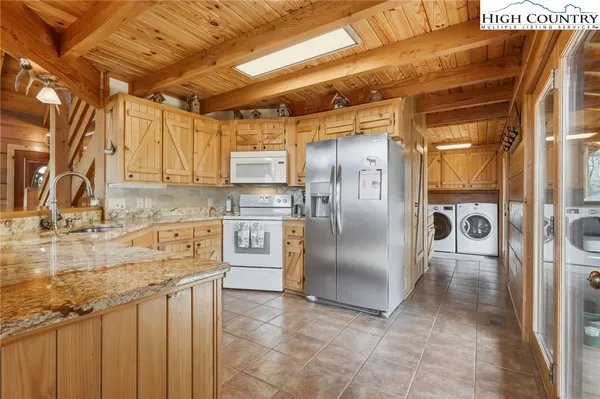 $895,000 | 130 Hawkbill Road, Ferguson, NC 28624