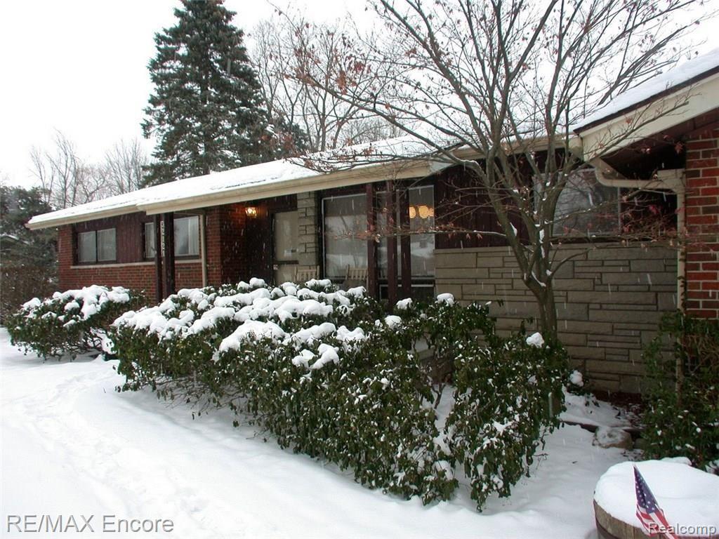 32121 Red Clover Road Farmington Hills, MI 48334 - Photo 3 of 45