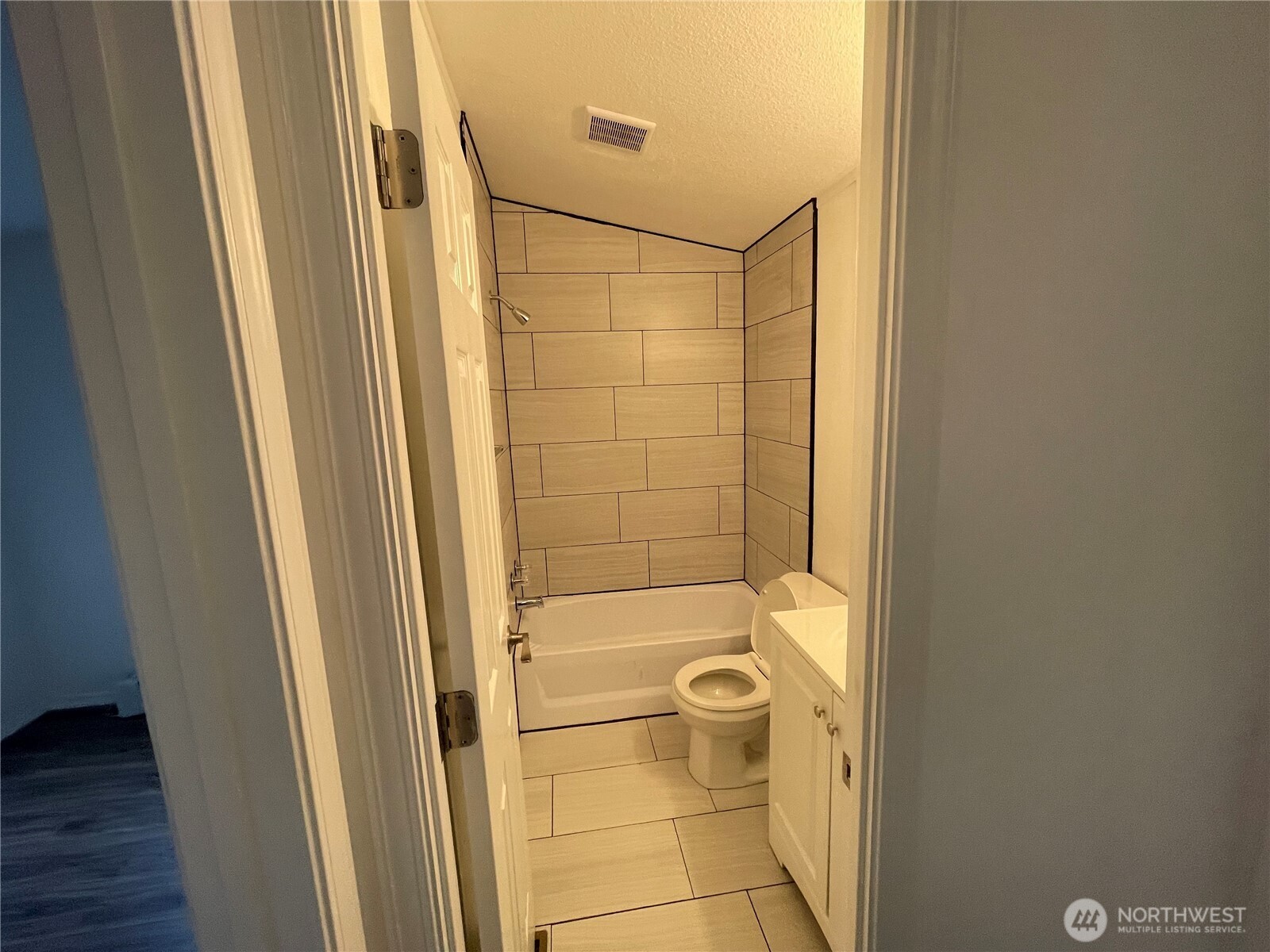 5705 Littlerock Road Southwest, Unit 16 Tumwater, WA 98512 - Photo 7 of 18 a bathroom with a shower