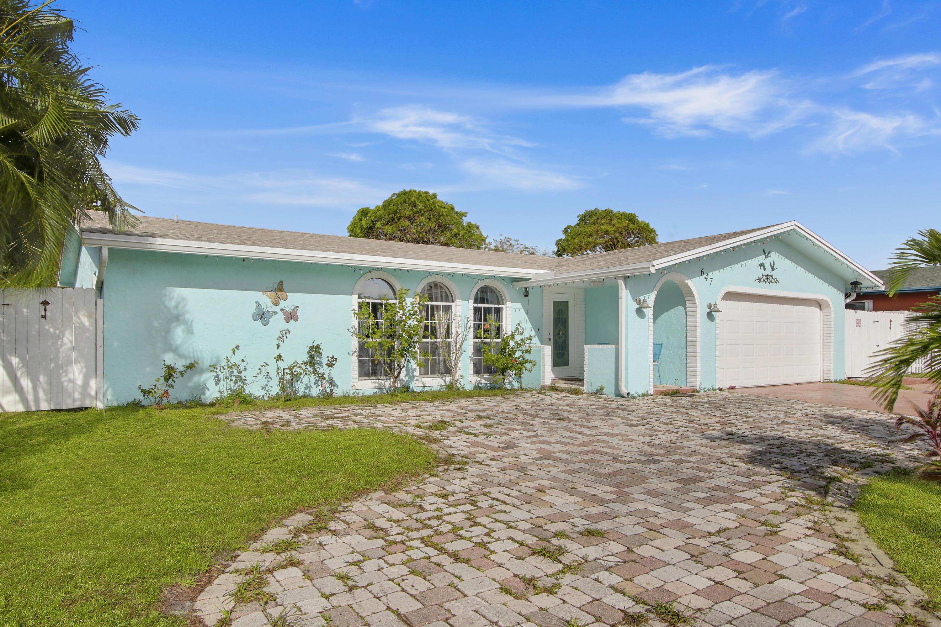 647 Southwest 17th Court Boca Raton, FL 33486 - Photo 3 of 46 IMG_8821