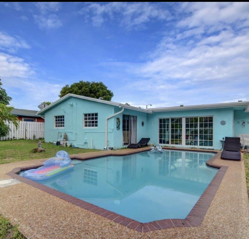 647 Southwest 17th Court Boca Raton, FL 33486 - Photo 36 of 46 IMG_8766 2