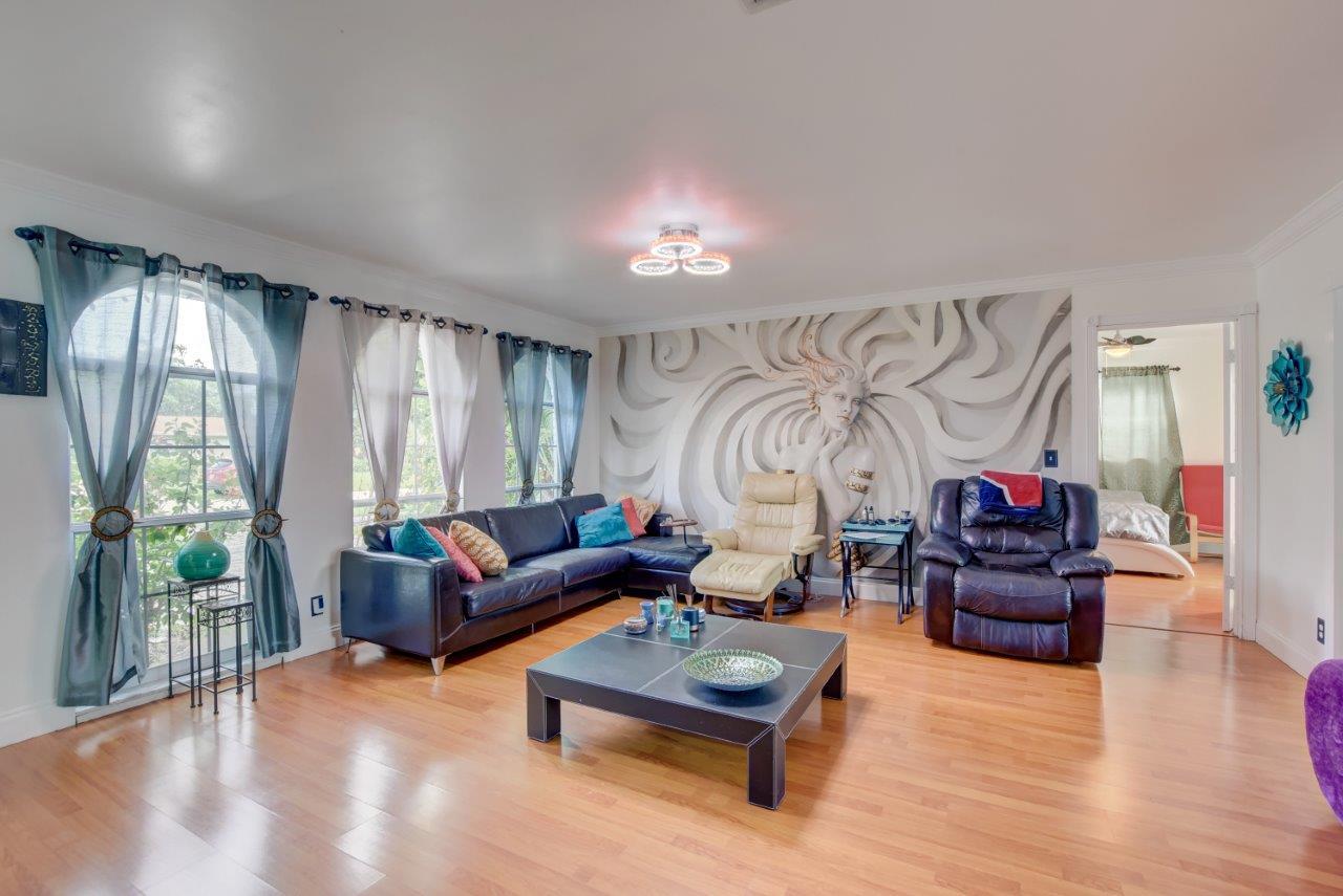 647 Southwest 17th Court Boca Raton, FL 33486 - Photo 7 of 46 NA 647 SW 17th Ct-5