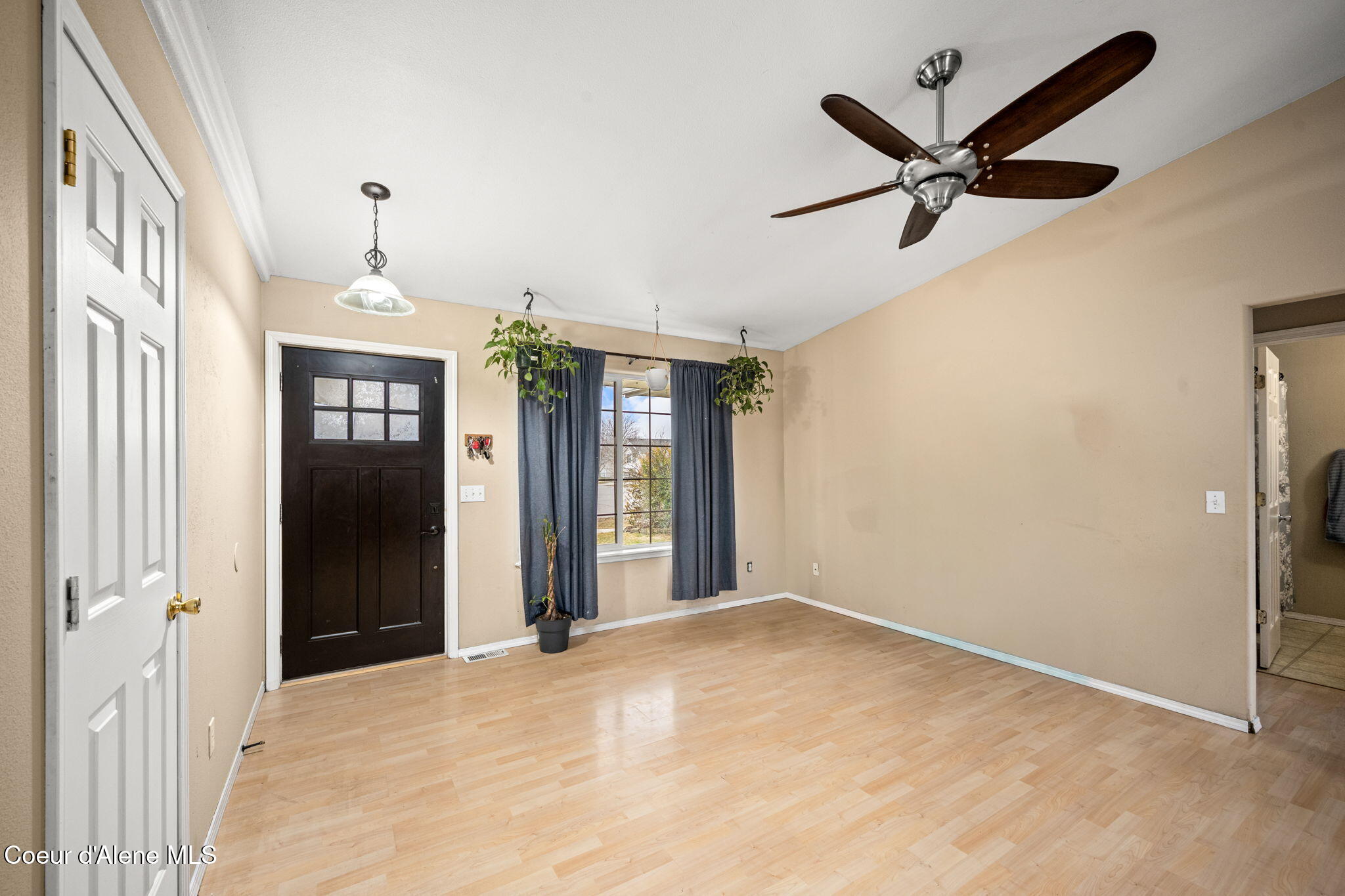 11546 North Stinson Loop Hayden, ID 83835 - Photo 11 of 29 Living room