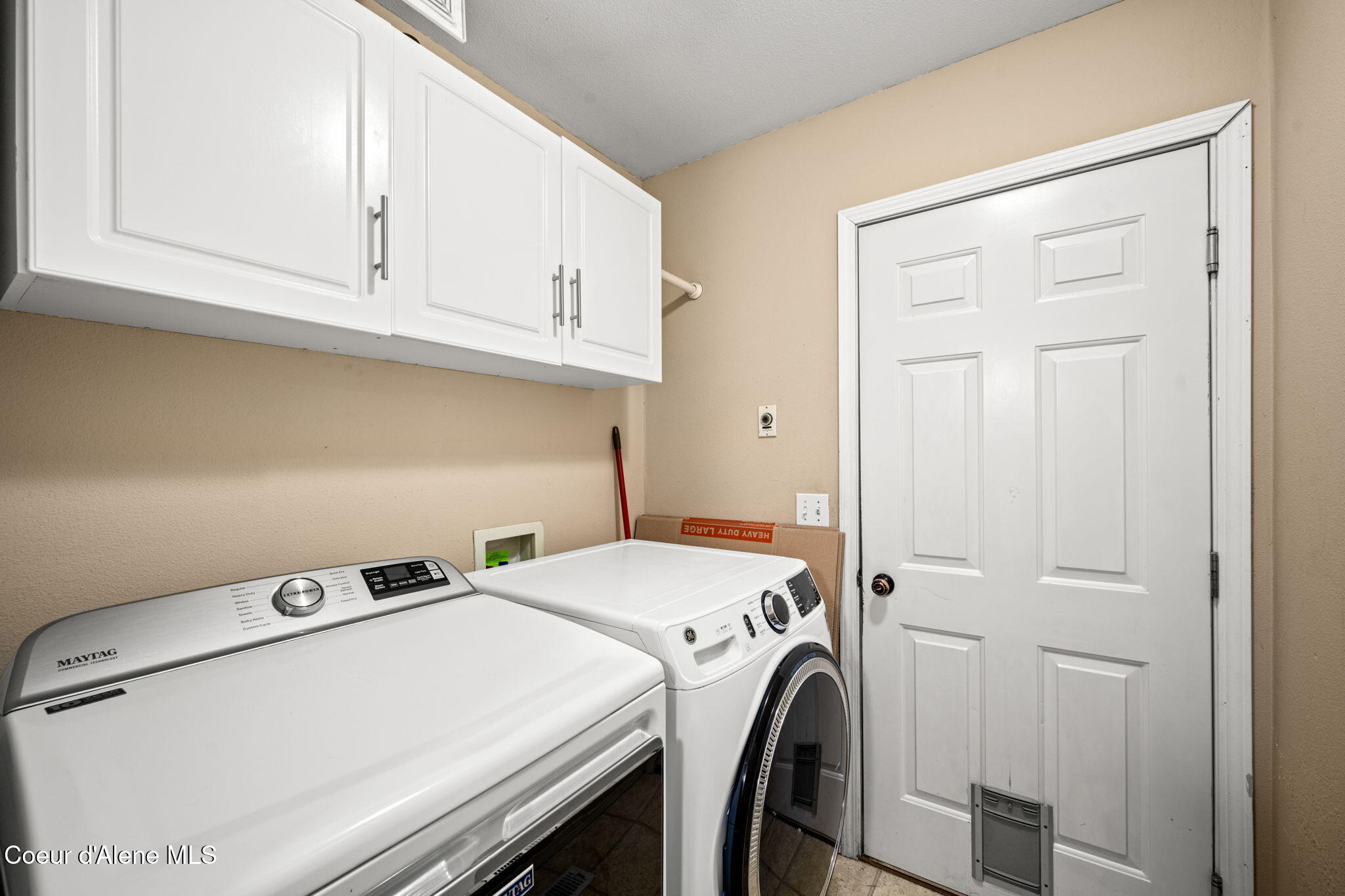 11546 North Stinson Loop Hayden, ID 83835 - Photo 24 of 29 Landry room off kitchen