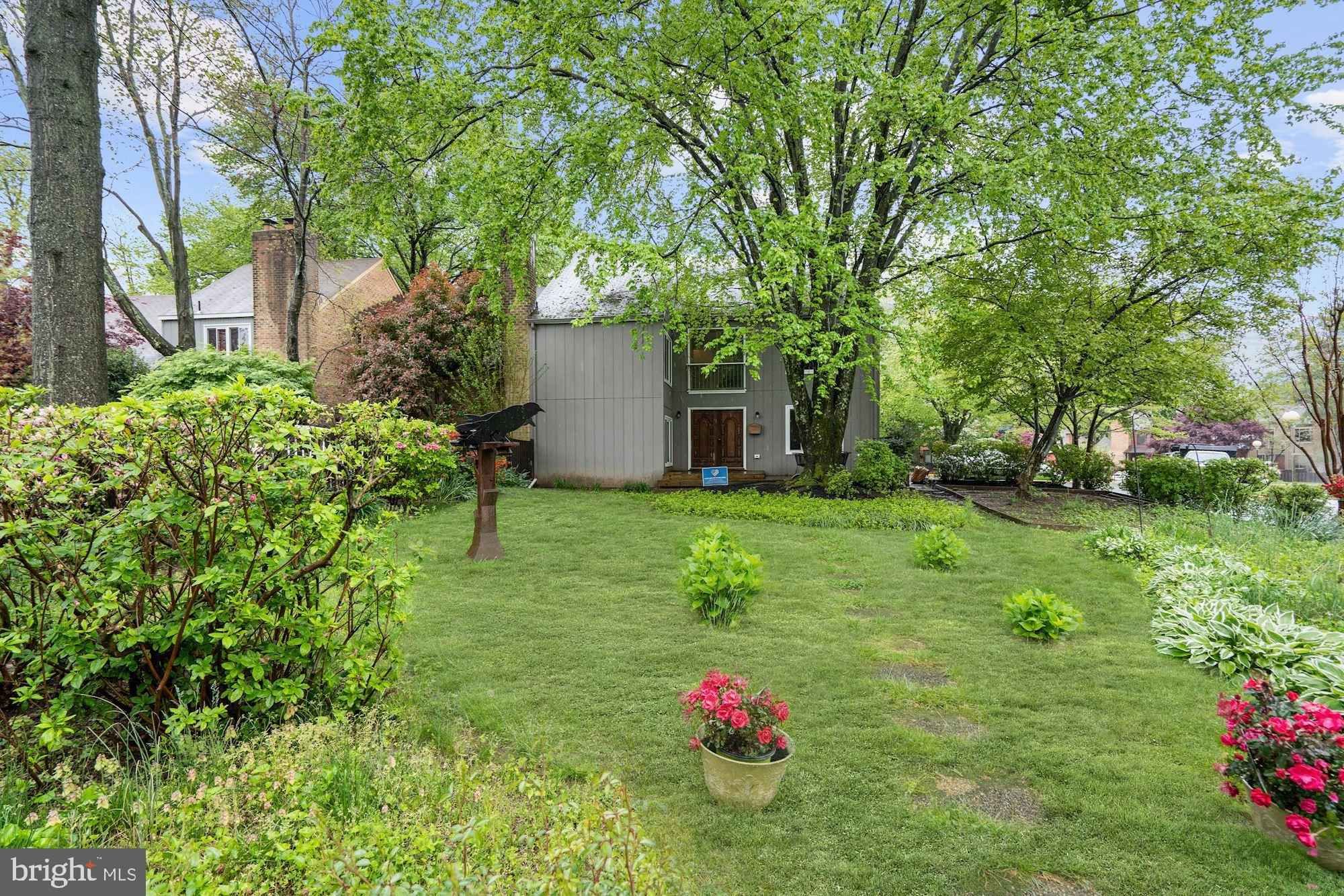 10805 Hunt Club Road Reston, VA 20190 - Photo 1 of 41 Front of the house