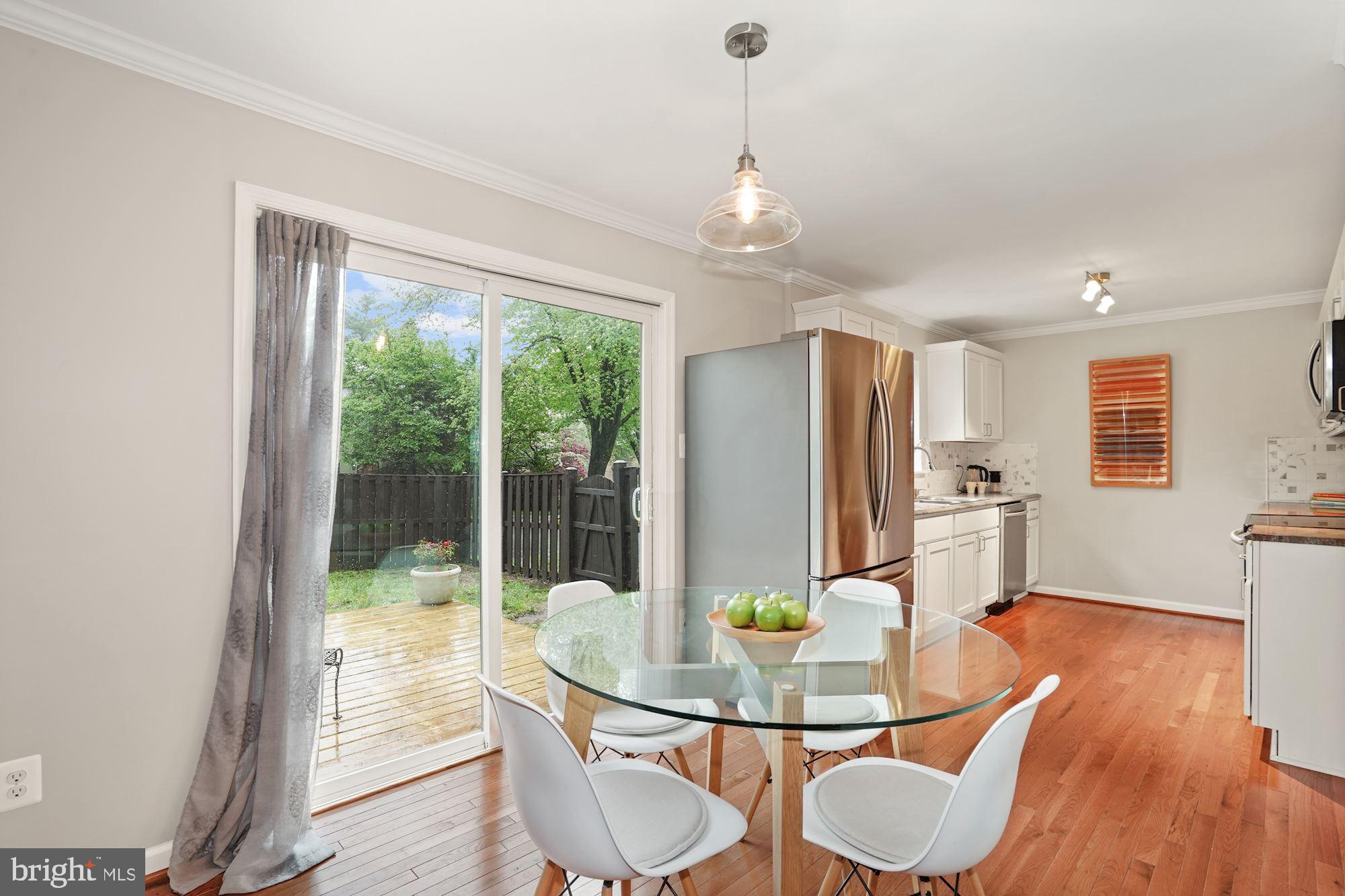 10805 Hunt Club Road Reston, VA 20190 - Photo 11 of 41 Eat-in kitchen
