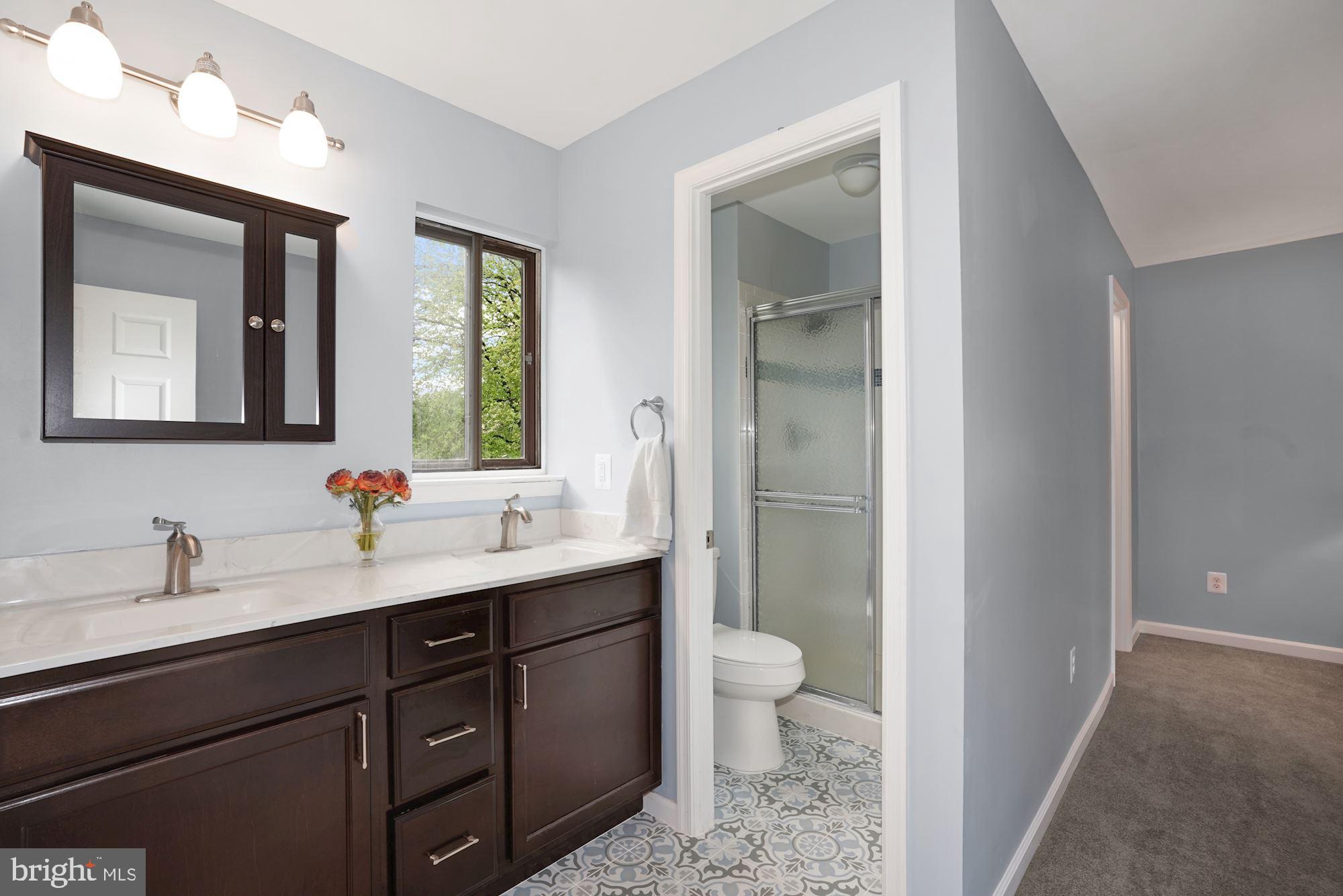 10805 Hunt Club Road Reston, VA 20190 - Photo 25 of 41 Master bath
