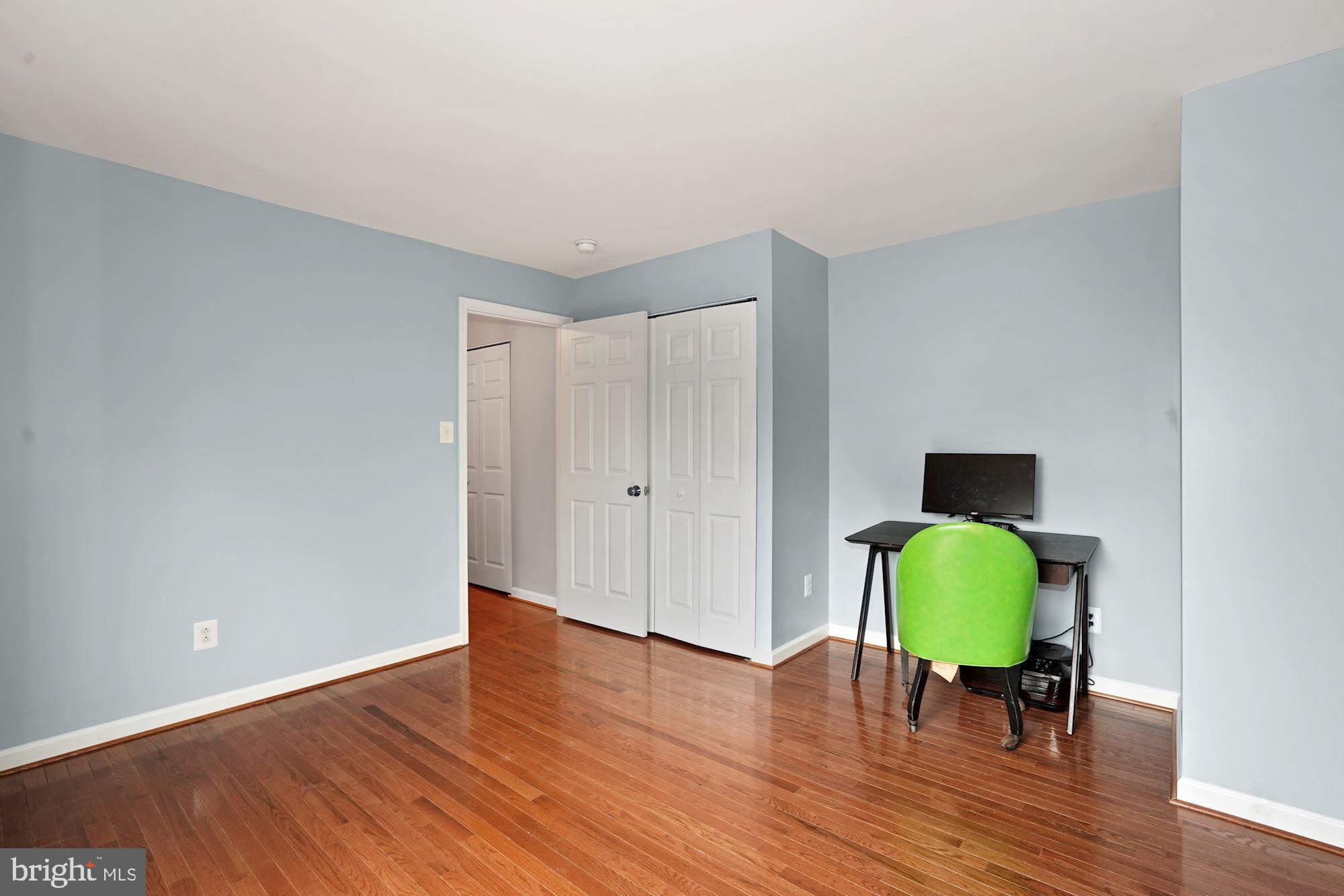 10805 Hunt Club Road Reston, VA 20190 - Photo 30 of 41 Third bedroom