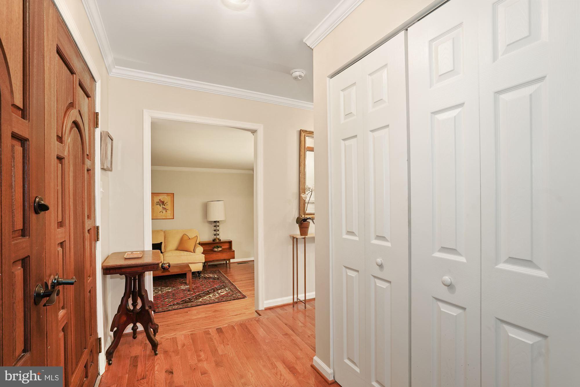 10805 Hunt Club Road Reston, VA 20190 - Photo 4 of 41 Foyer - coat closet