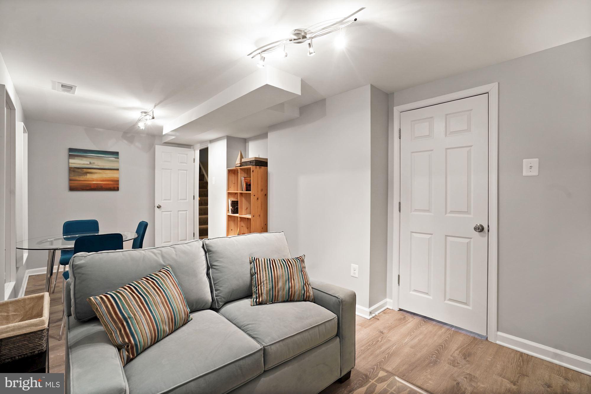 10805 Hunt Club Road Reston, VA 20190 - Photo 33 of 41 TV room - Lower level