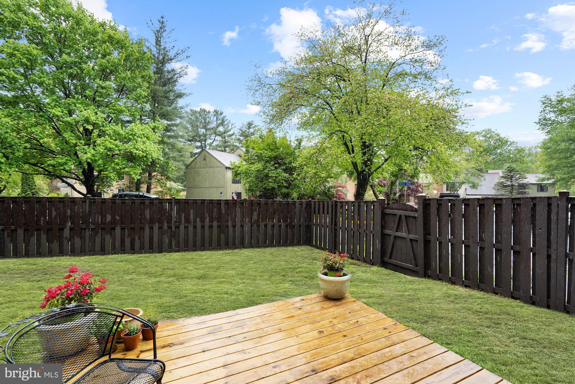 10805 Hunt Club Road Reston, VA 20190 - Photo 36 of 41 Back yard