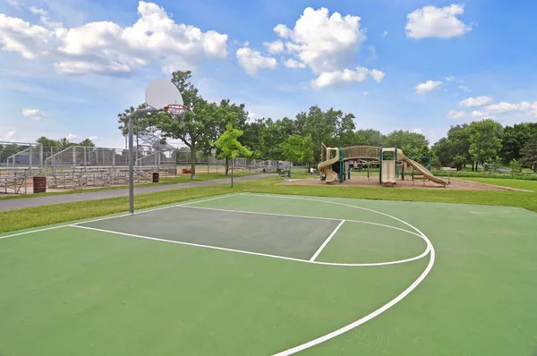 $445,000 | 13793 89th Place North, Maple Grove, MN 55369