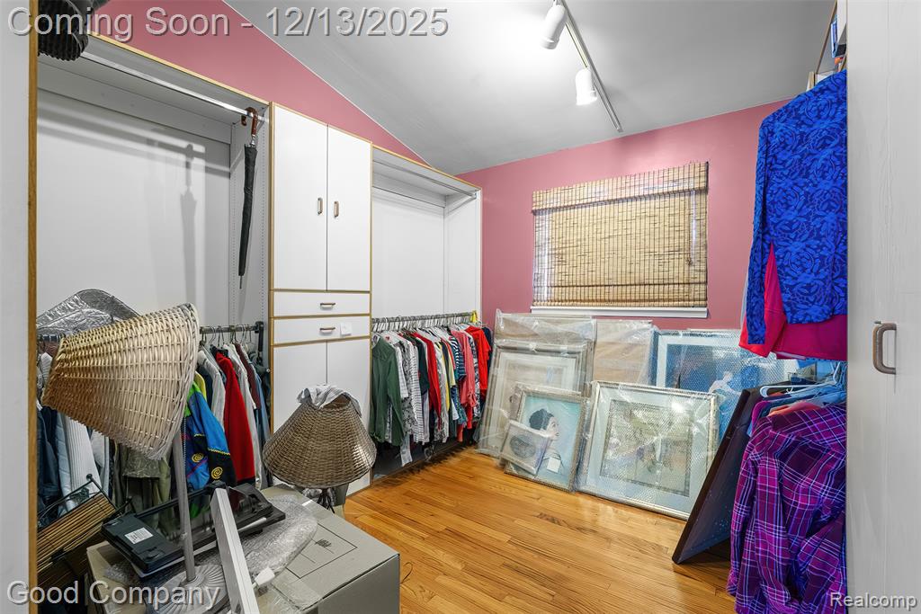 30080 Highmeadow Road Farmington Hills, MI 48334 - Photo 21 of 37 Gallery Image 21