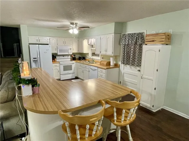 $235,000 | 1670 Roncelli Road, Lexington, MO 64067