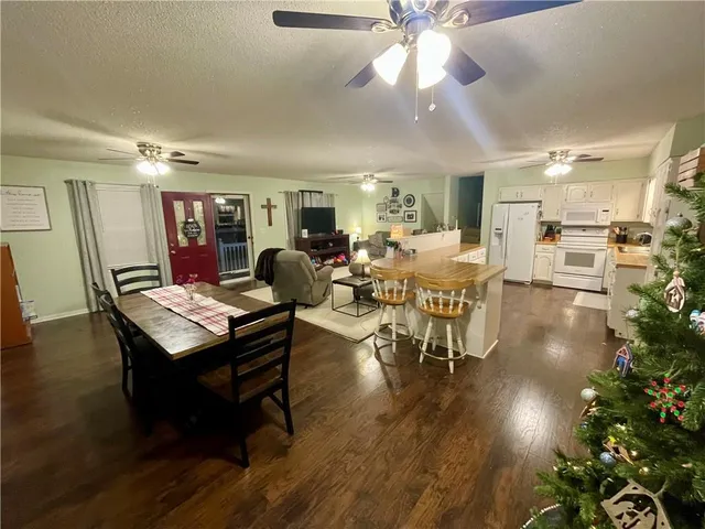 $235,000 | 1670 Roncelli Road, Lexington, MO 64067