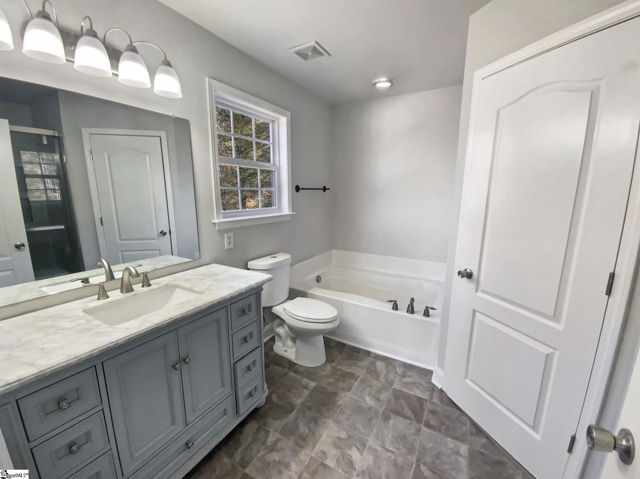 2069 Dickson Road Inman, SC 29349 - Photo 5 of 29