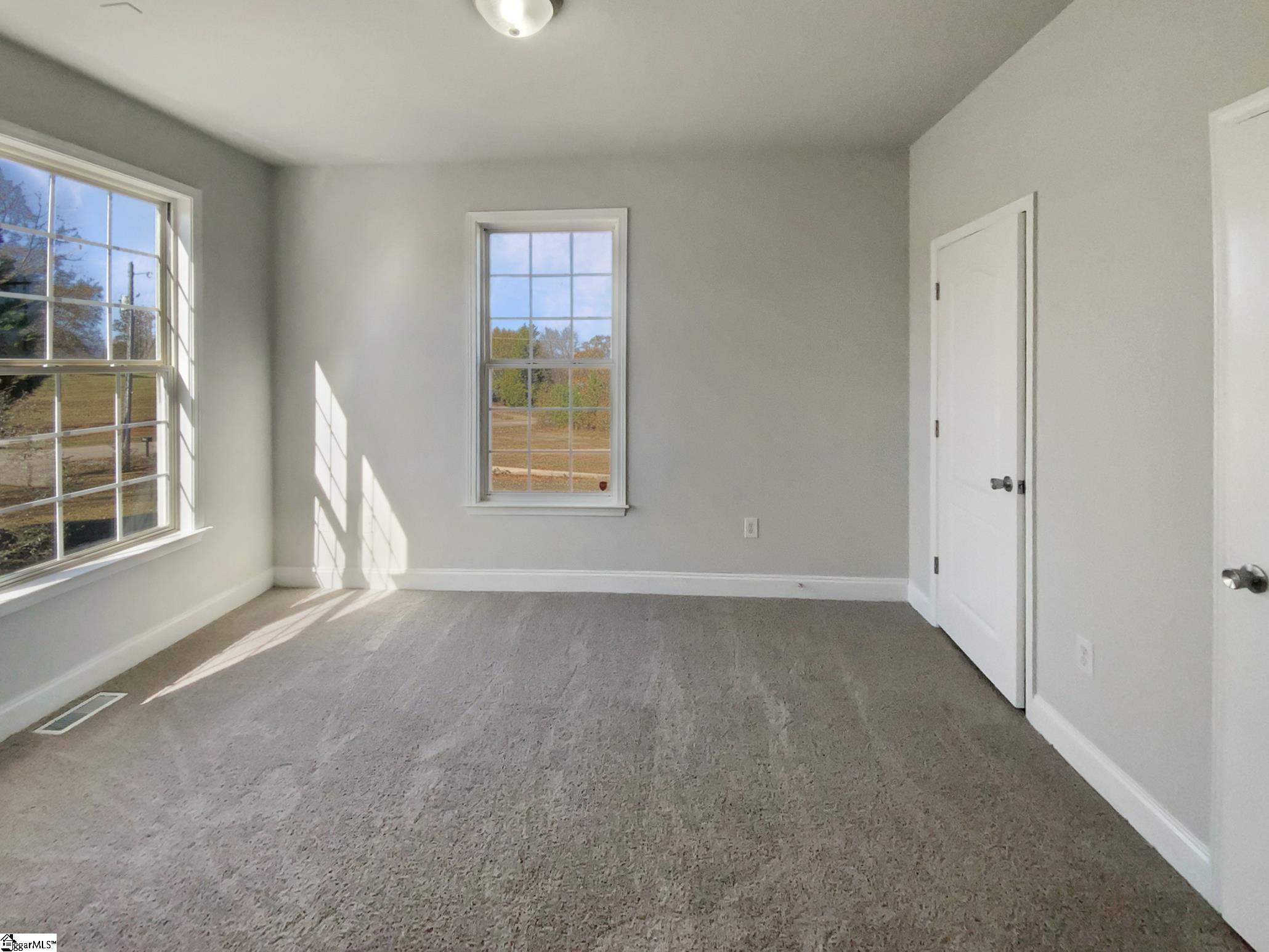 2069 Dickson Road Inman, SC 29349 - Photo 10 of 29