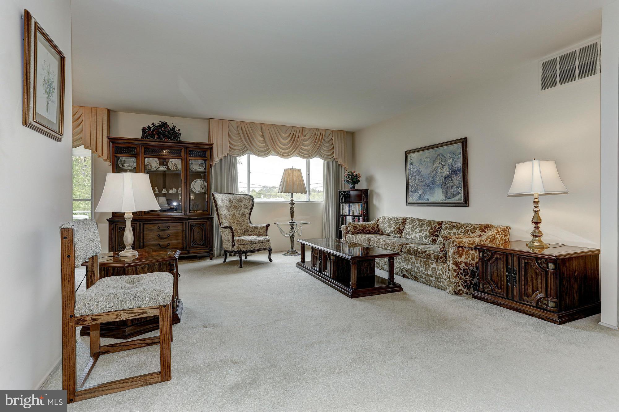 1514 Customs Road Rosedale, MD 21237 - Photo 4 of 20 Living Room
