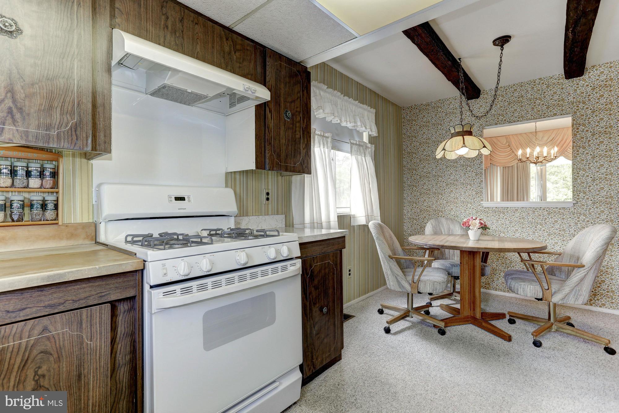 1514 Customs Road Rosedale, MD 21237 - Photo 7 of 20 Eat-In Kitchen
