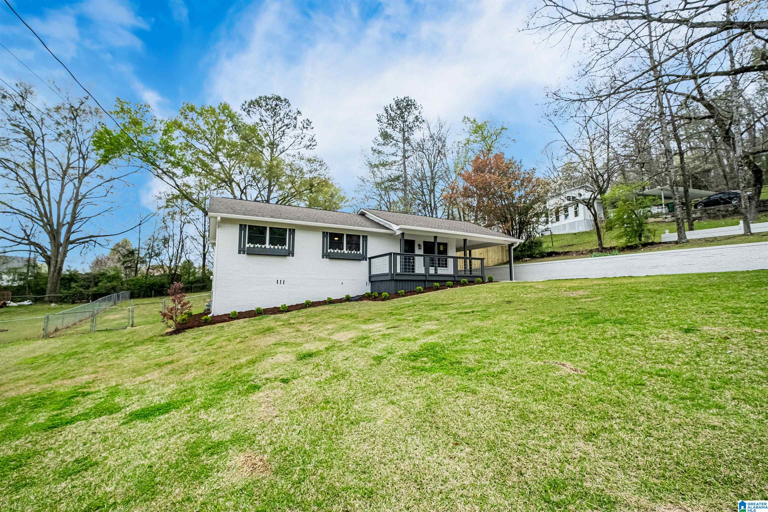 605 King Valley Circle Pelham, AL 35124 - Photo 4 of 34
