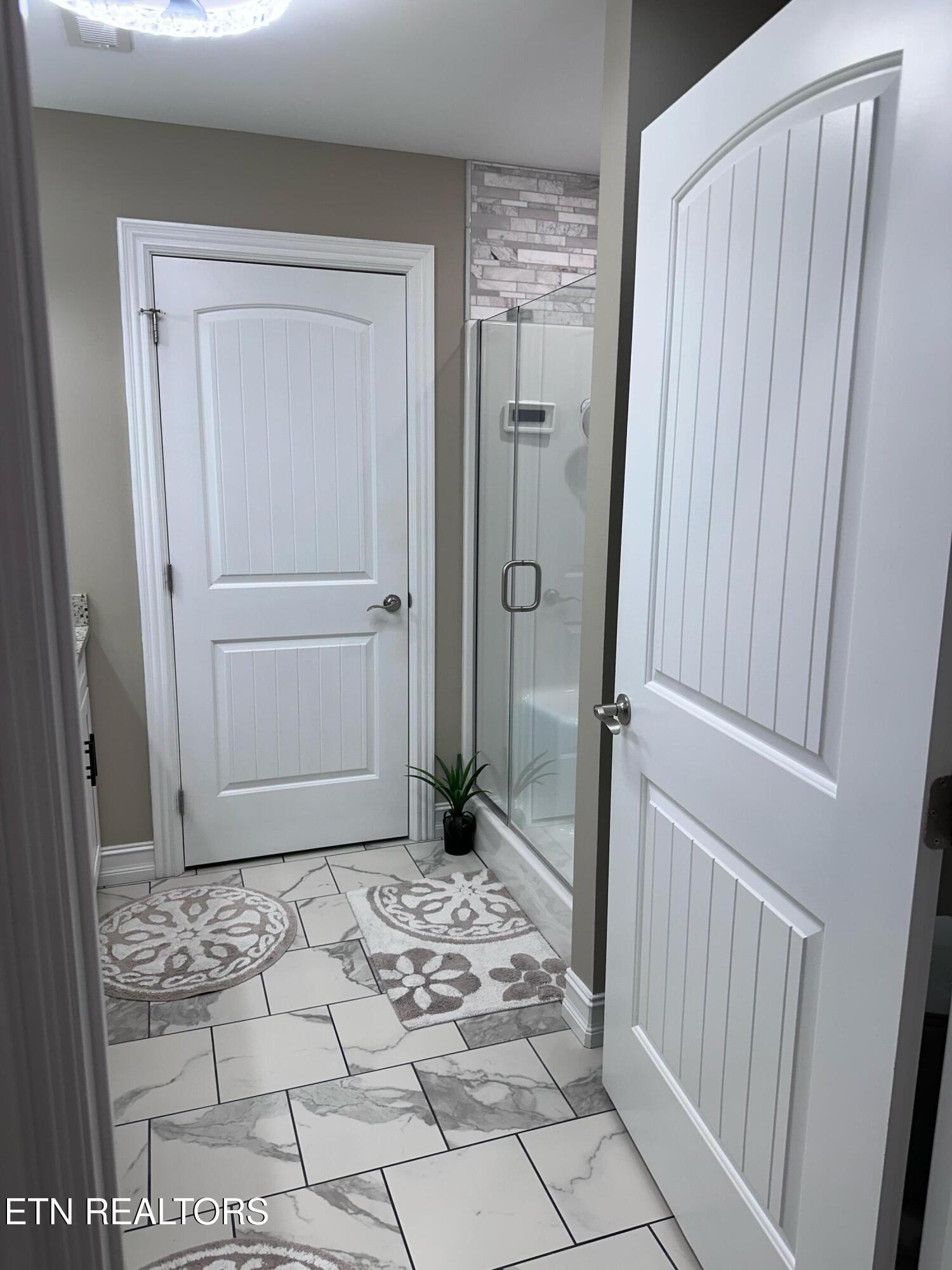 427 Cromwe Street Harrogate, TN 37752 - Photo 23 of 37 FD55F5C6-882C-4D0E-82A0-D89AA37668CA