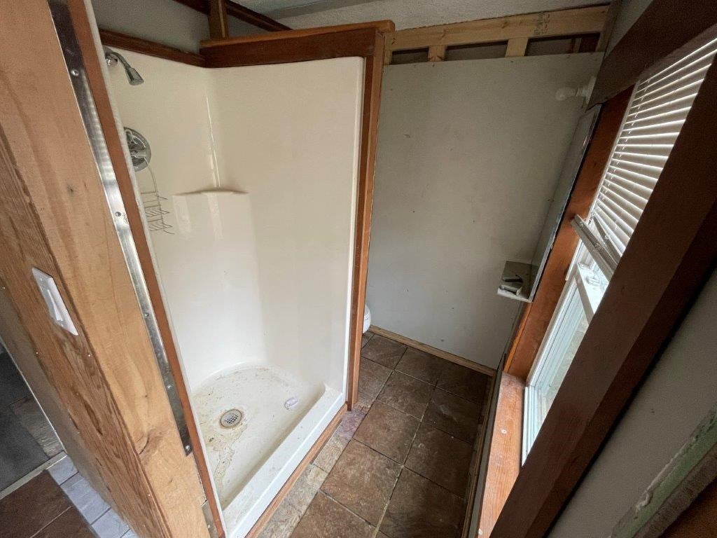 2709 Julia Simpkins Road Hiwassee, VA 24347 - Photo 15 of 25 Gallery Image 15