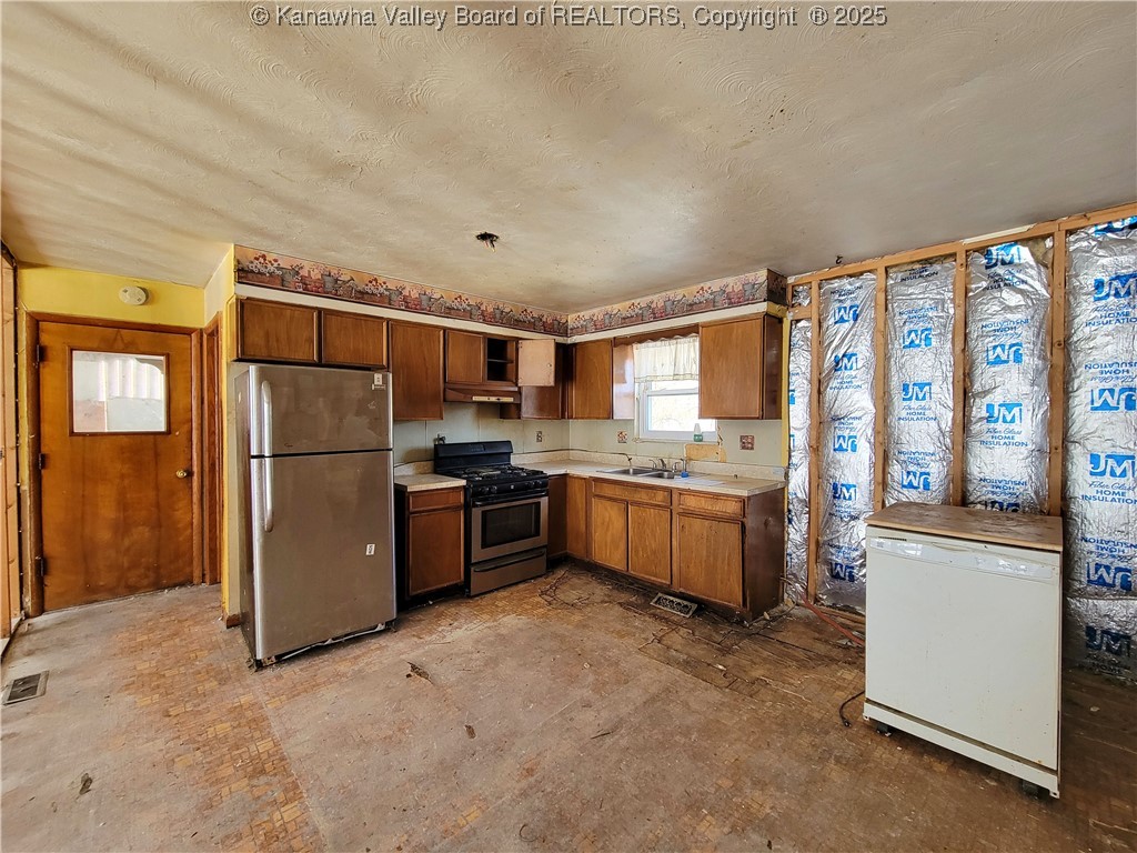 212 Simmons Drive Ripley, WV 25271 - Photo 5 of 19 Gallery Image 5