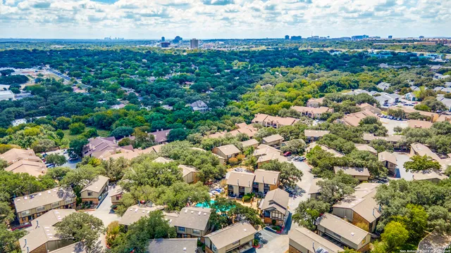 $179,900 | 11815 Vance Jackson Road, Unit E501, San Antonio, TX 78230