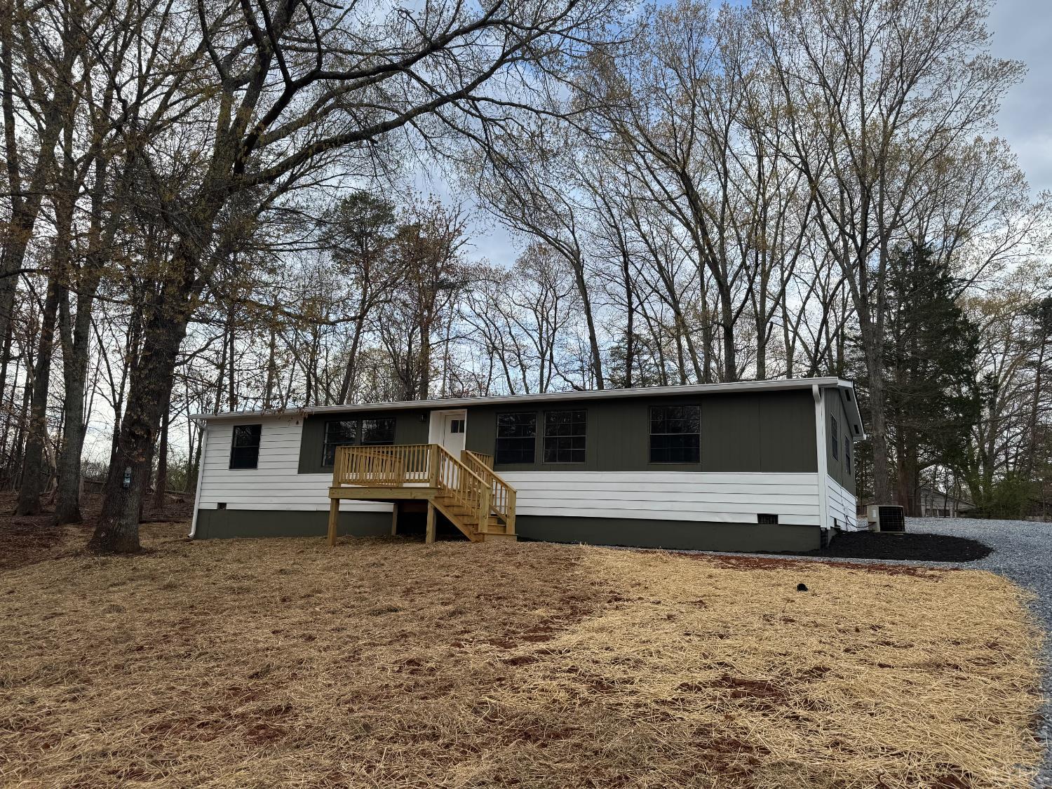 137 Ridgeview Lane Madison Heights, VA 24572 - Photo 2 of 22 a front view of a house with garden