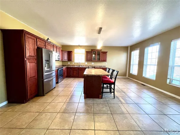 $549,500 | 792 County Road 466, Poplar Bluff, MO 63901