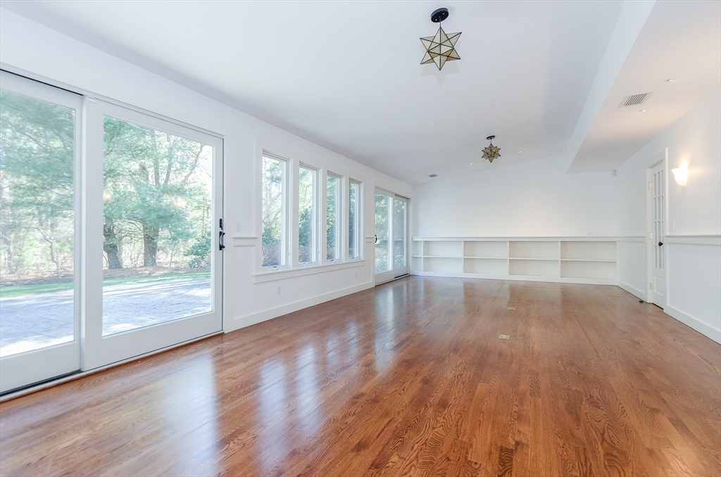 345 Point Road Marion, MA 02738 - Photo 18 of 41 wooden floor in an empty room with a window