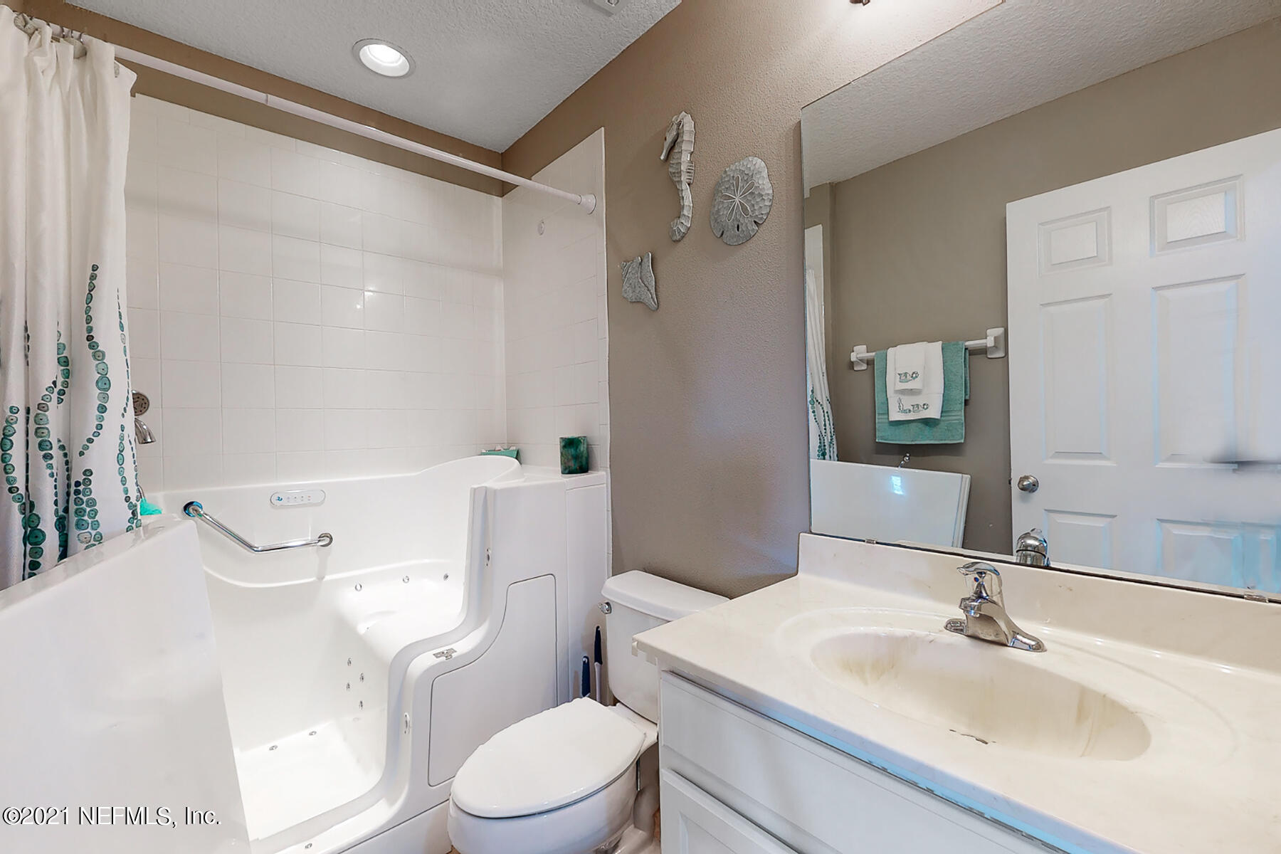3252 Chestnut Ridge Way Orange Park, FL 32065 - Photo 29 of 45 Bathroom 2