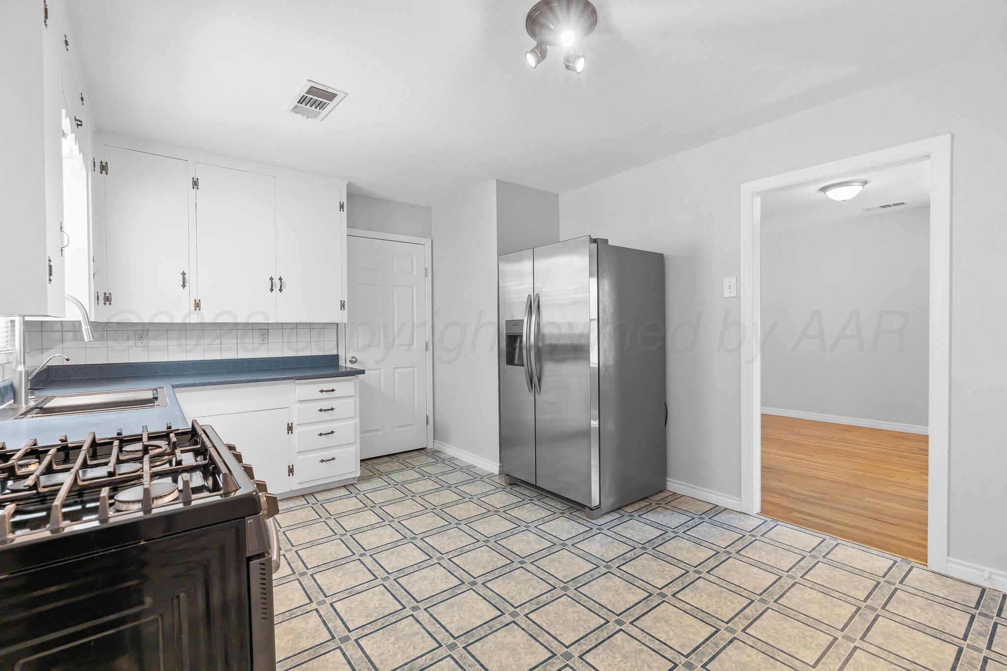 1004 South Bryan Street Amarillo, TX 79102 - Photo 9 of 16 1