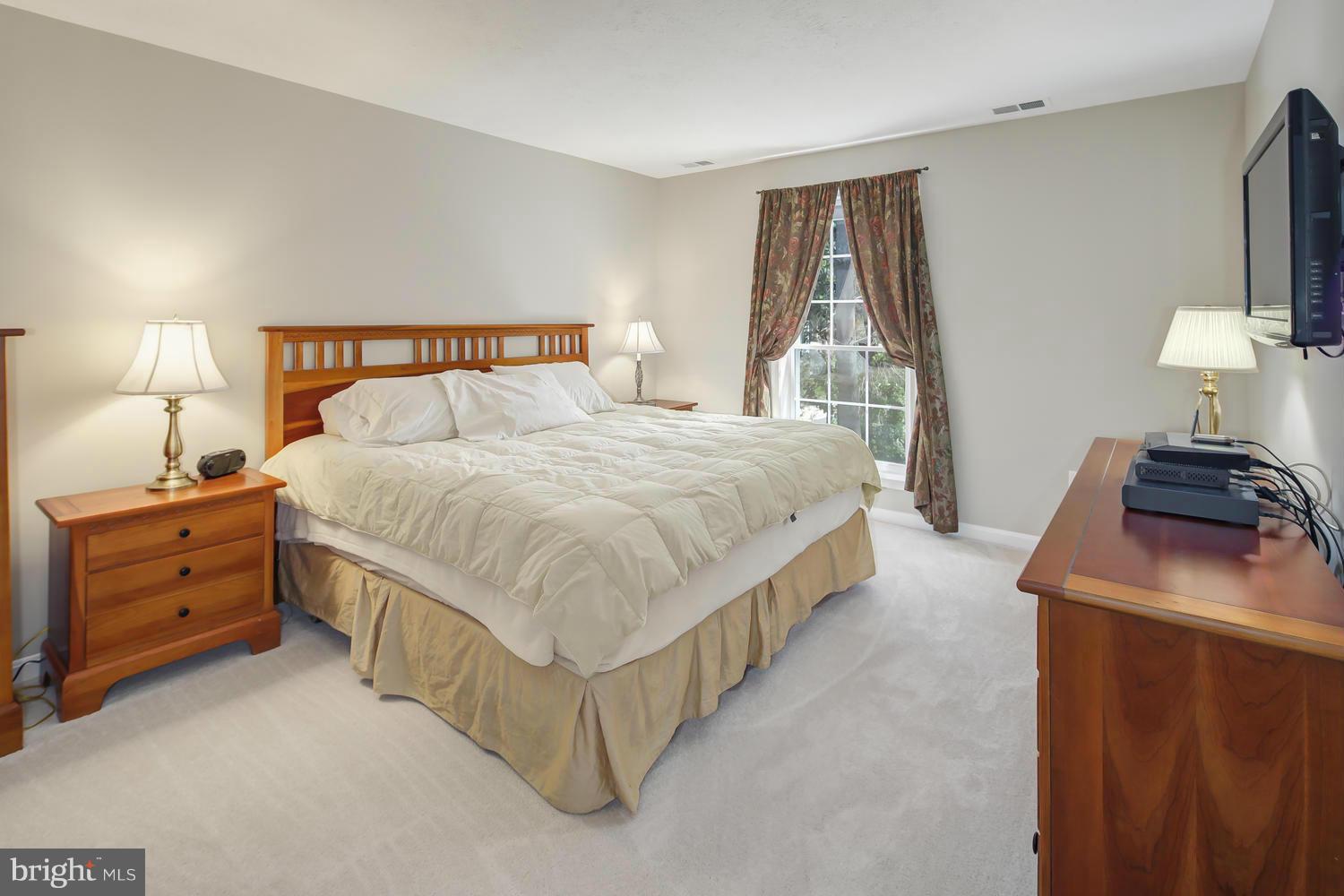 10062 Oakton Terrace Road, Unit 10062 Oakton, VA 22124 - Photo 15 of 24 Bedroom