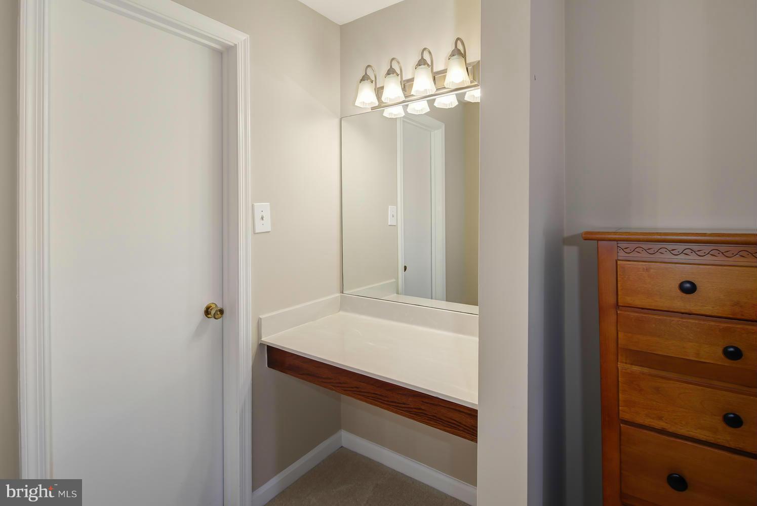 10062 Oakton Terrace Road, Unit 10062 Oakton, VA 22124 - Photo 17 of 24 Bath