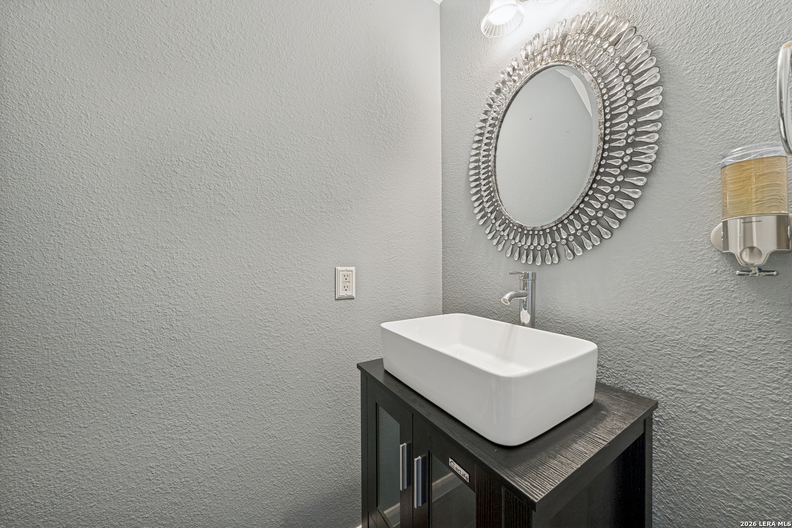 8411 Copperbluff Converse, TX 78109 - Photo 12 of 25