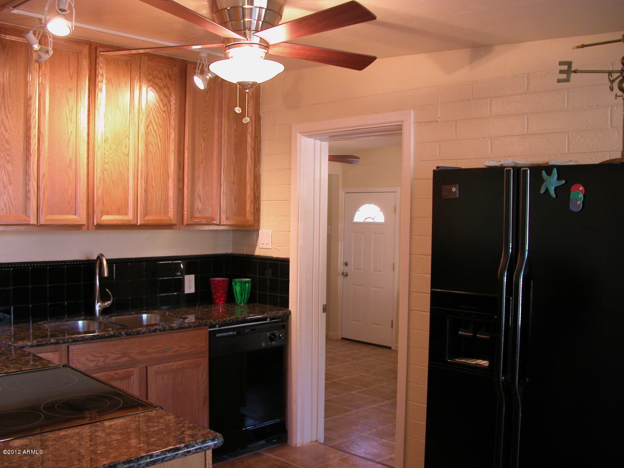 2817 East Osborn Road Phoenix, AZ 85016 - Photo 6 of 22 Kitchen