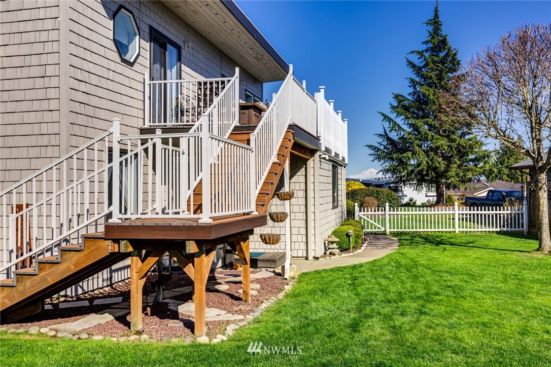 8171 Comox Road Blaine, WA 98230 - Photo 11 of 40 Gallery Image 11